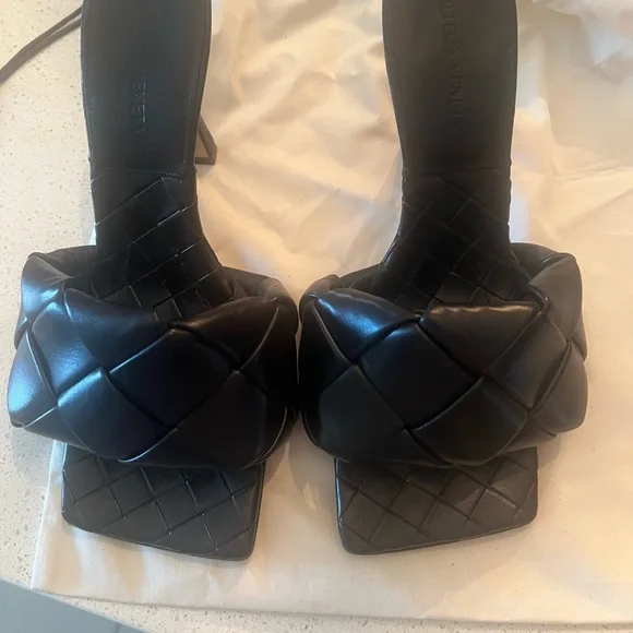Bottega Veneta Black Quilted Heels - Picture 2 of 5